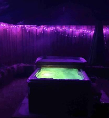 Bankhead Accommodation With Hot Tub In Aberdeenshire Gamrie 外观 照片
