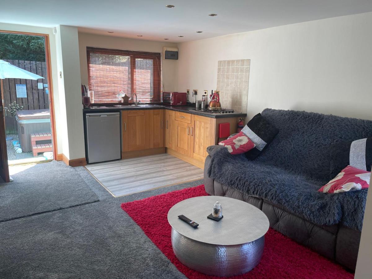 Bankhead Accommodation With Hot Tub In Aberdeenshire Gamrie 外观 照片